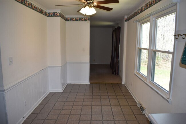 Building Photo - 1635 Running Deer Dr