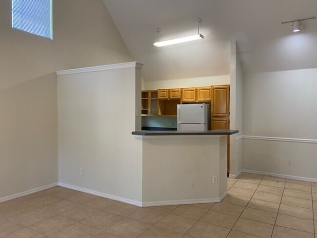 Foto del edificio - Hamptons in Metrowest  3 bedroom 2 Bath wi...