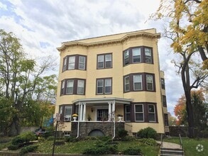 Building Photo - 26 Coligni Ave