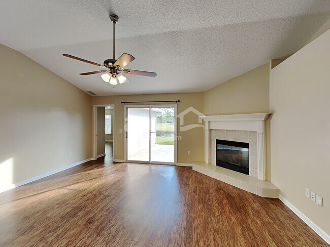 Foto del edificio - 2603 Glen Oaks Dr