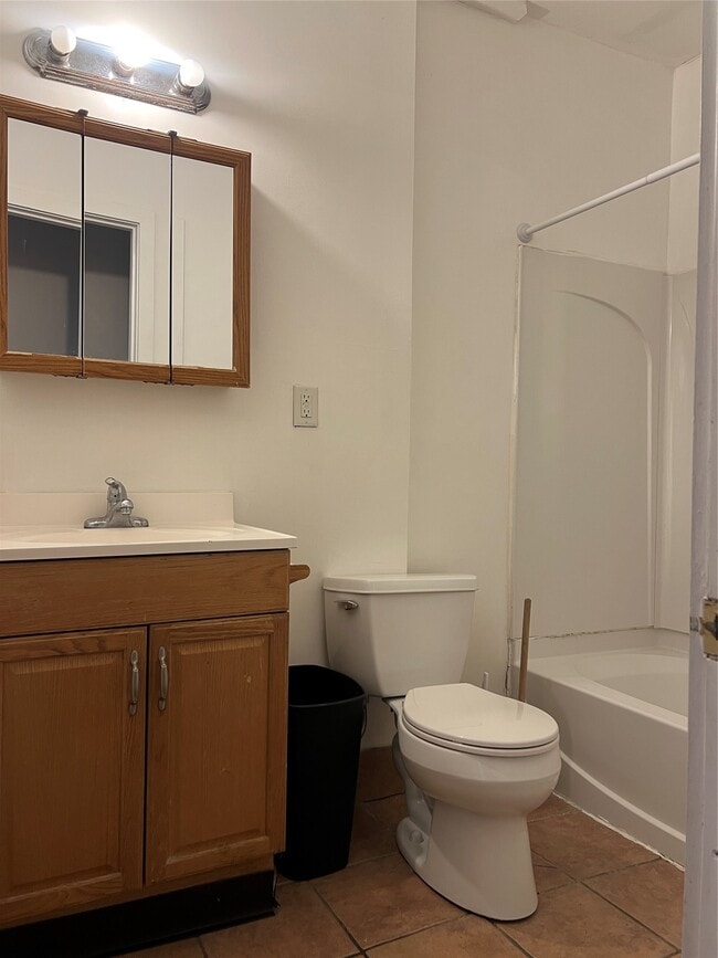 Building Photo - 47 Carroll St