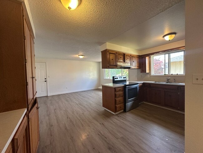 Foto del edificio - 475 NW Walnut Blvd