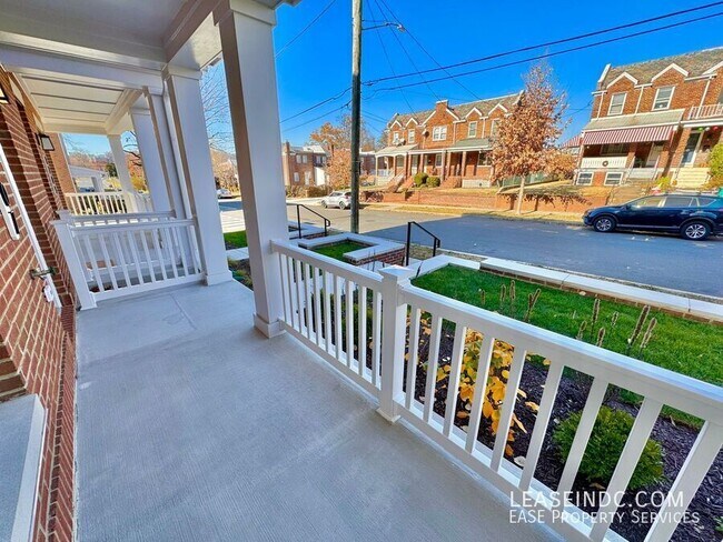 Foto del edificio - 1207 Allison St NE