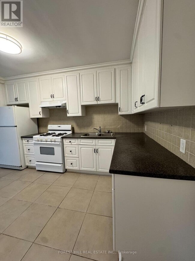 Photo du bâtiment - 1077 Bathurst St