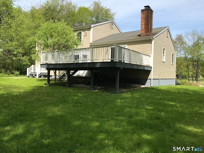 Foto del edificio - 133 Musket Ridge Rd