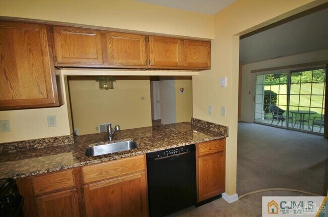 Foto del edificio - 1503 Commons at Kingswood Dr