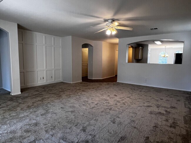 Building Photo - Gilbert 3 Bed and 2 Bath Home