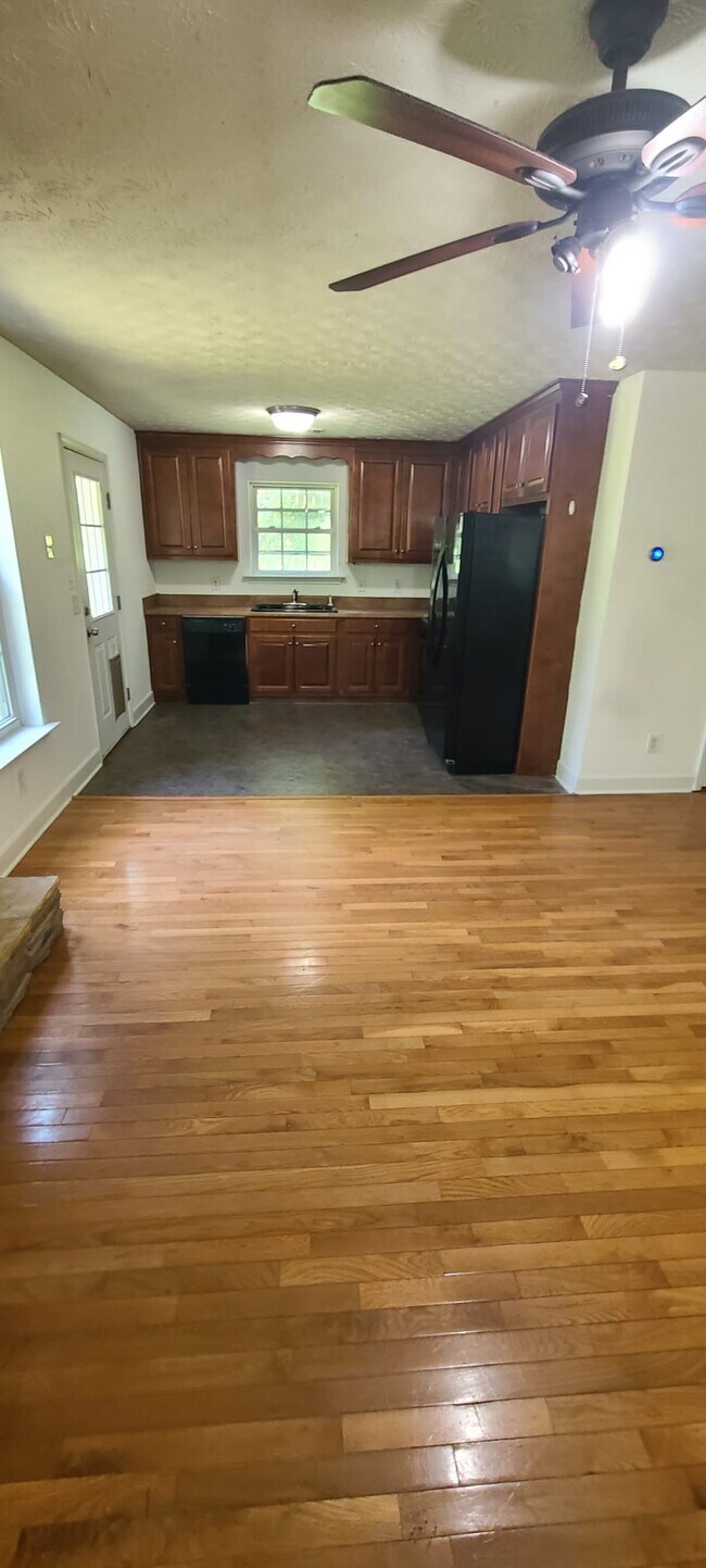 225 Clyde Barrett Rd, Dahlonega, GA 30533 House Rental in Dahlonega