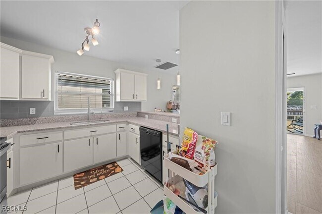 Foto del edificio - 914-916 SE 14th Terrace