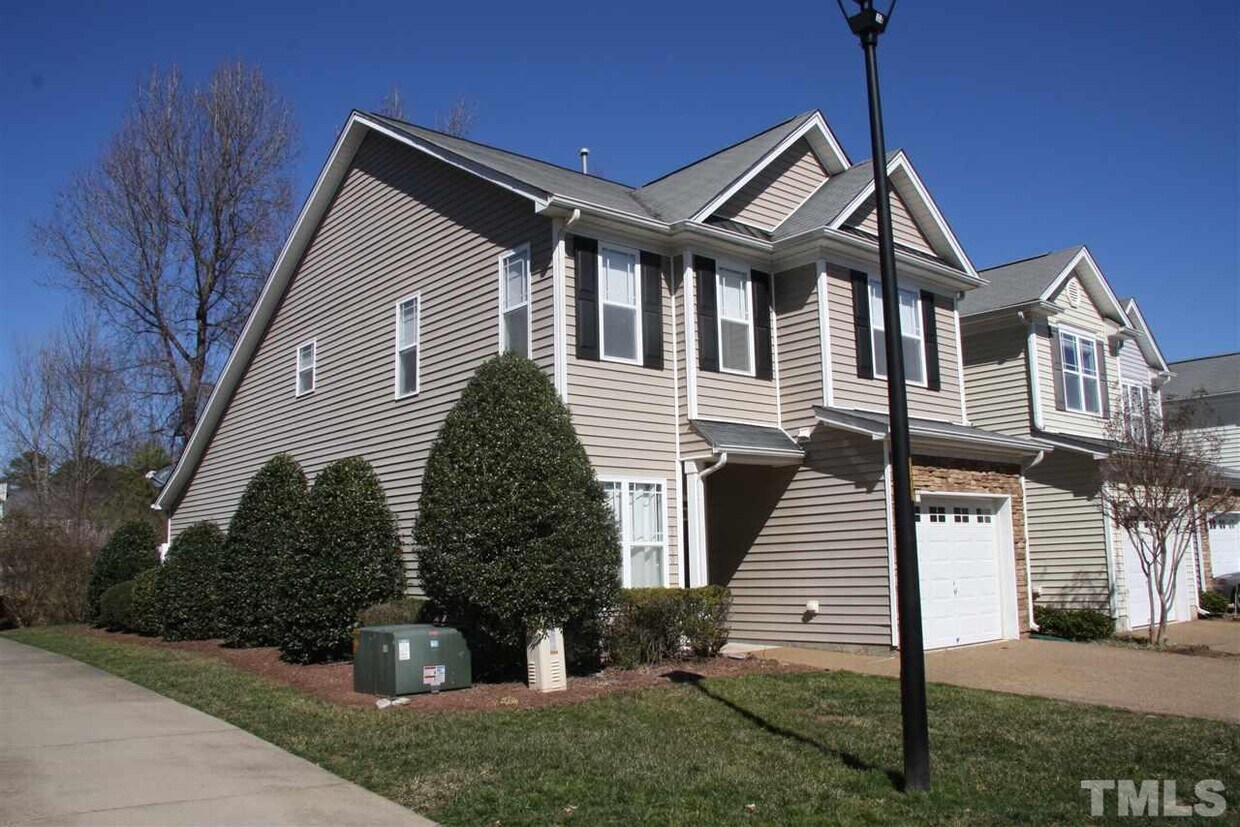 5560 Nur Ln, Raleigh, NC 27606 Townhouse for Rent in Raleigh, NC