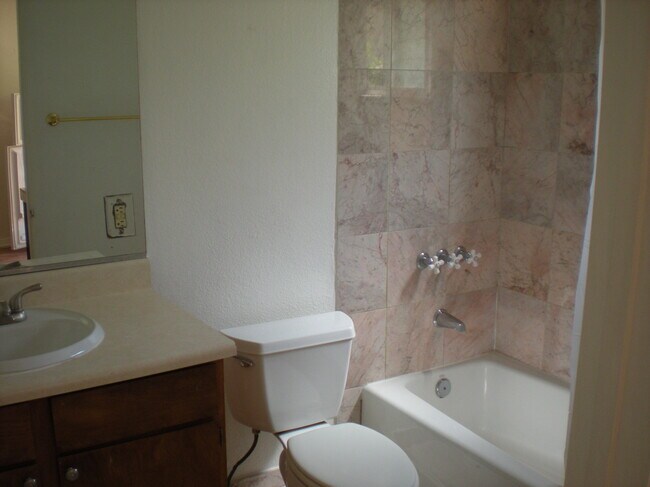 Foto del edificio - 2120 Stewart St