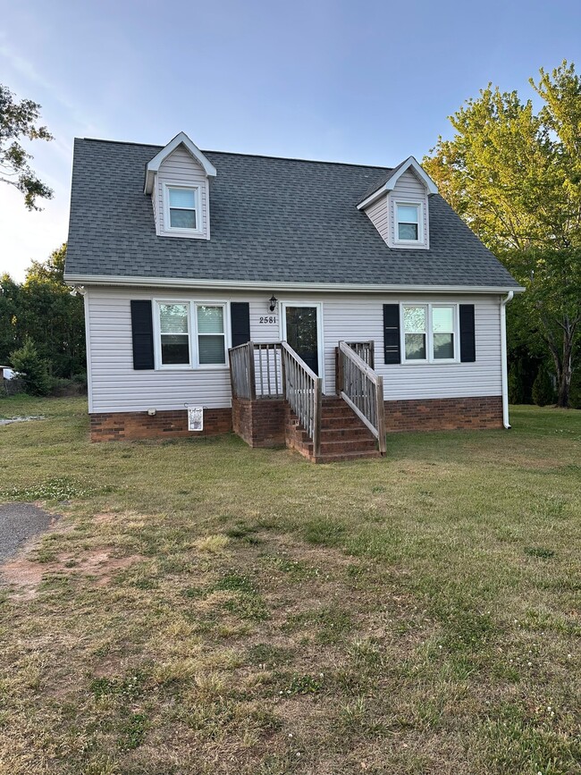 Building Photo - 2581 Old Furnace Rd