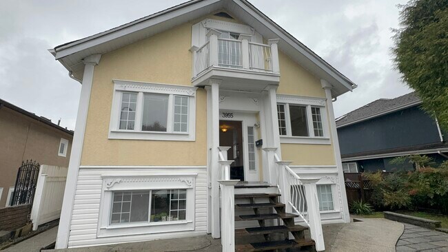 Building Photo - 3955 Pandora St