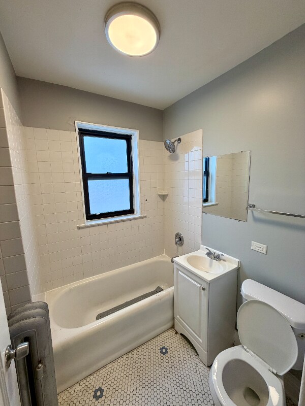 Building Photo - 6501 S Maplewood Ave