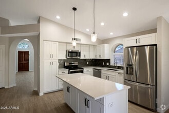 Building Photo - 5616 E Gelding Dr