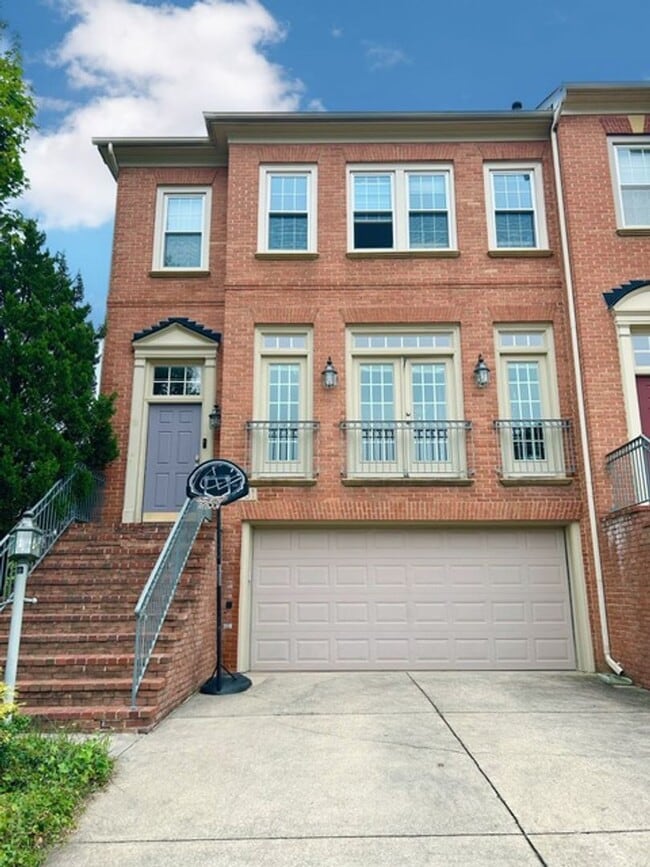 Building Photo - 13531 Flowerfield Dr
