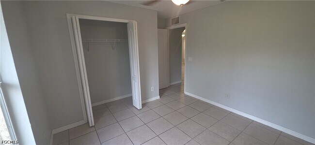 Foto del edificio - 4306-4305 5th St W