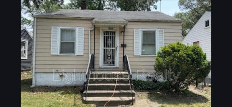 Primary Photo - 6827 E 4th Ave