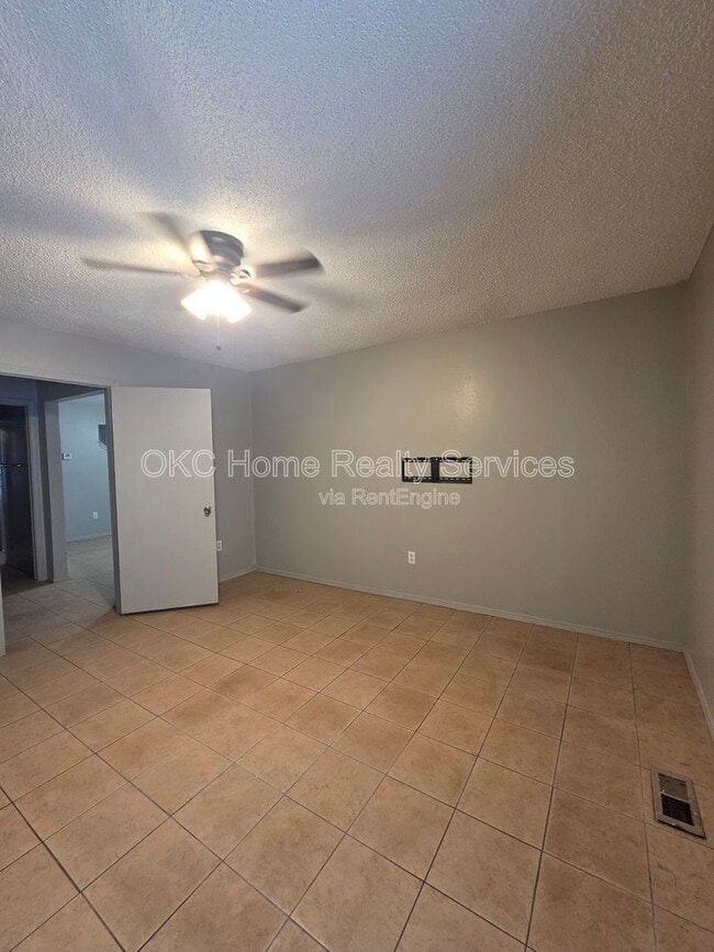 Photo - 6715 Lyrewood Ln House