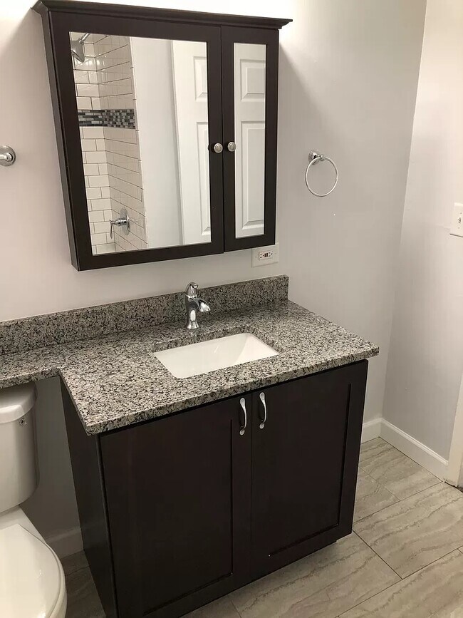 Foto del edificio - 7542 Brown Ave