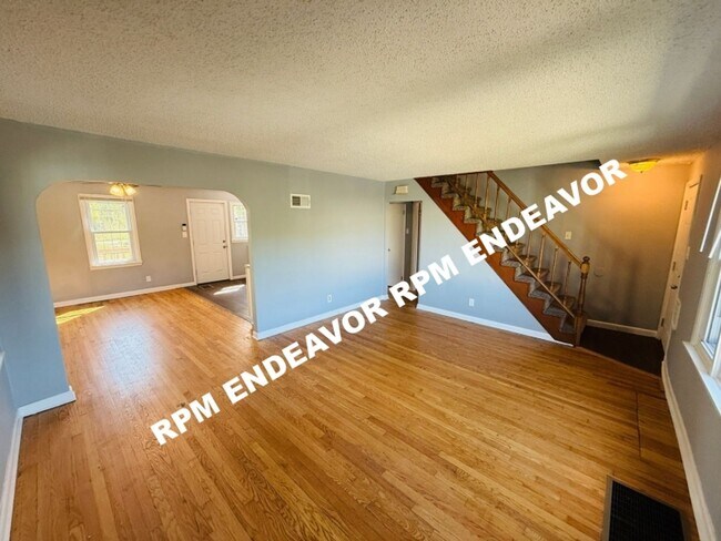 Foto del edificio - Spacious 4BD/2BA Home with Modern Updates ...