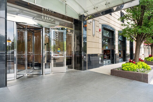 Foto del edificio - 1160 S Michigan Ave