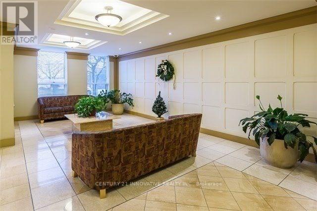 Photo du bâtiment - 330-330 McCowan Rd