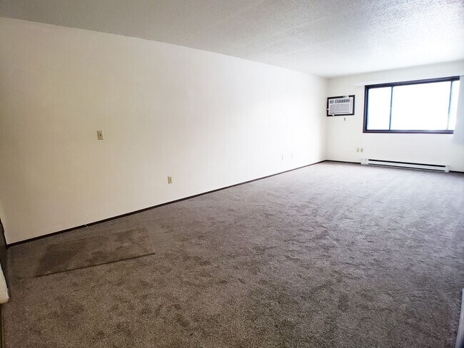 Foto del edificio - 1 Bedroom Apartment in Lonsdale Main Level