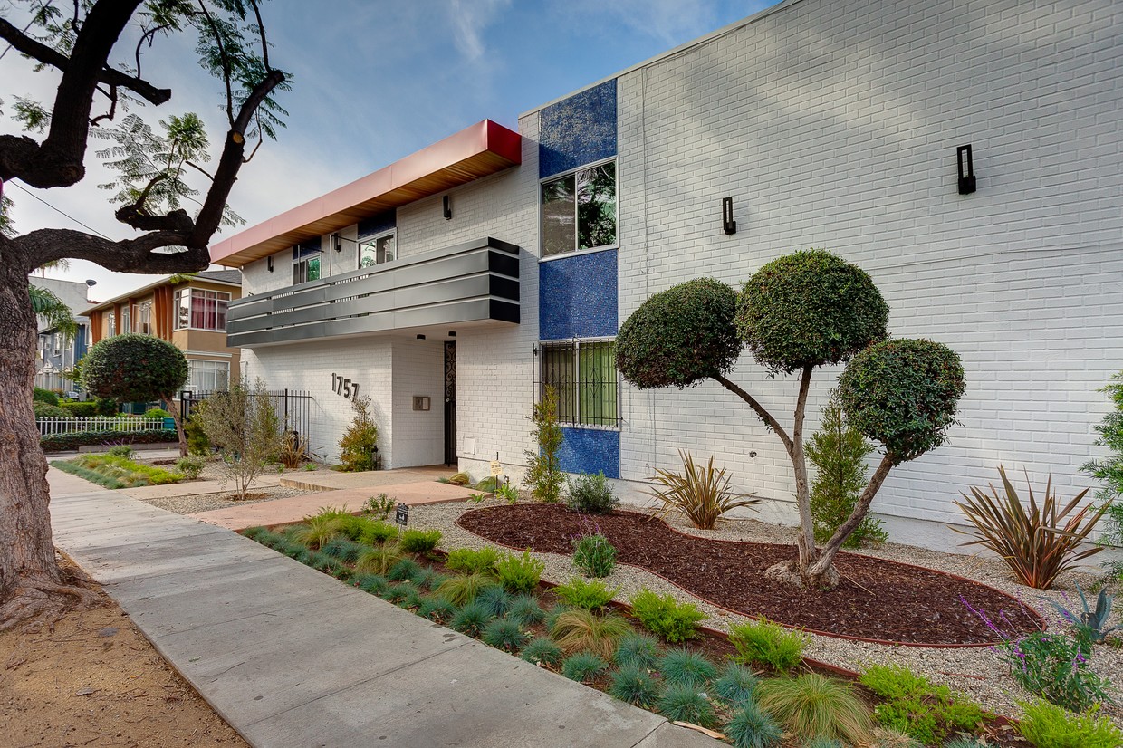 Primary Photo - 1757 N Kingsley Dr