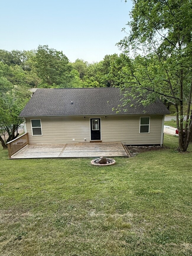 Foto del edificio - 135 Hogan Rd