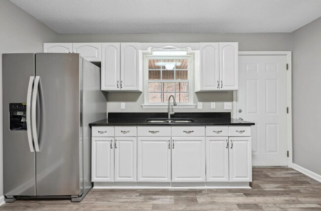 Foto del edificio - 1469 Hickory Grove Rd