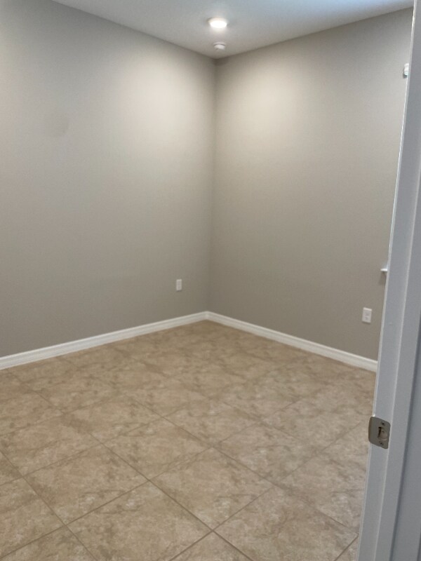 Building Photo - 7214 SW 57th Ln