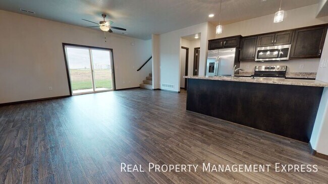 Building Photo - 4615 E Leubecher Pl