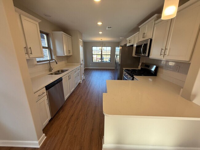 Foto del edificio - 9687 Bloomington Cir