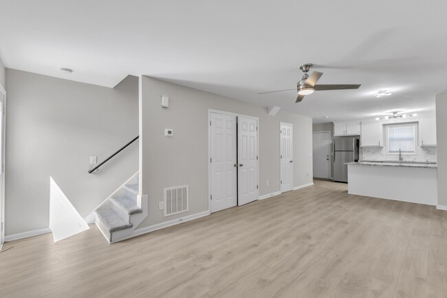 Foto del edificio - 385 E Williams St