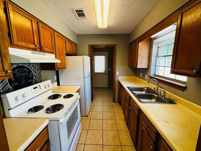 Foto del edificio - 116 Timberlawn Rd