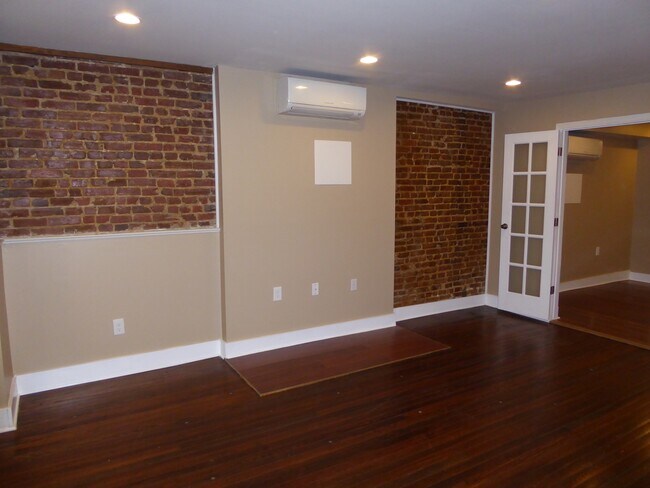 Foto del edificio - 106 9th St SE