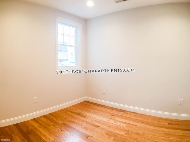 Building Photo - 375 Dorchester St
