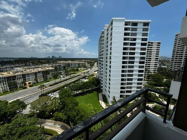 Foto principal - 500 Three Islands Blvd