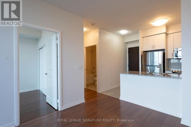 Building Photo - 215 Sherway Gardens Rd