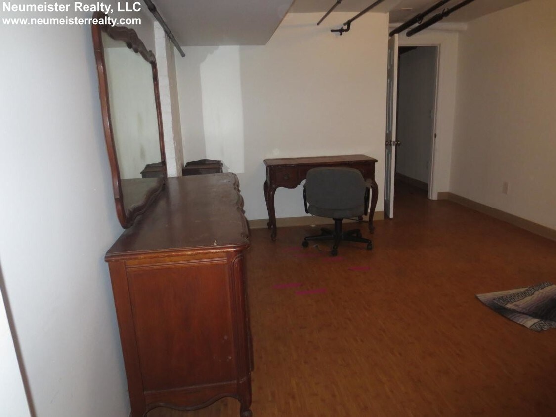 Primary Photo - 17a Putnam Ave