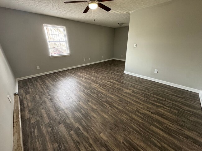 Foto del edificio - River Valley Apartments