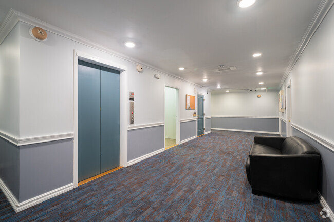 Lobby - Quarryridge Apartments