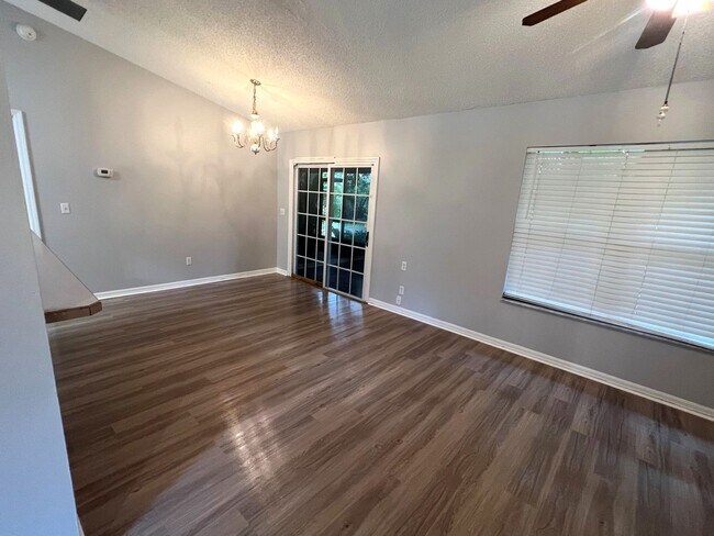 Building Photo - Beautiful 3 Bed/2 Bath Single Family Home In Deltona!!