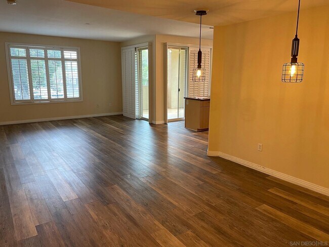 Foto del edificio - 8275 Station Village Ln