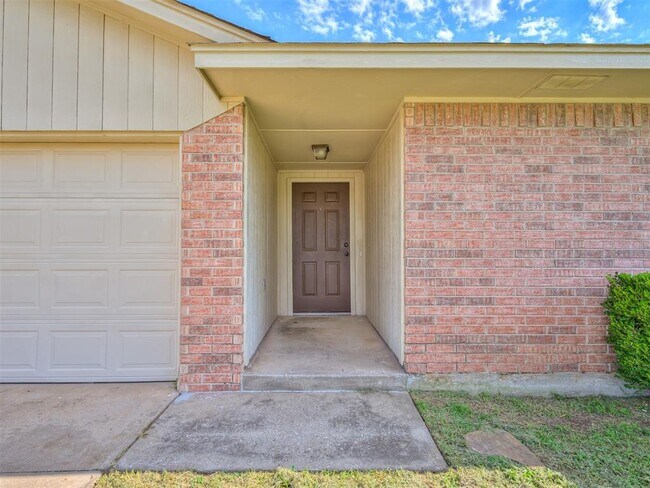 Foto del edificio - 949 N Windermere Dr