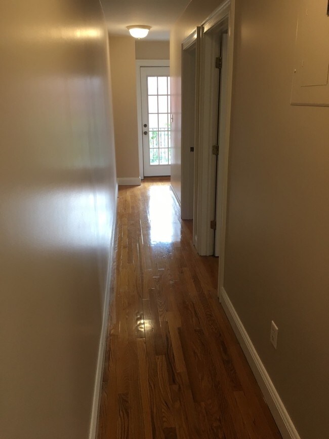 Foto del edificio - 6 E 236th St