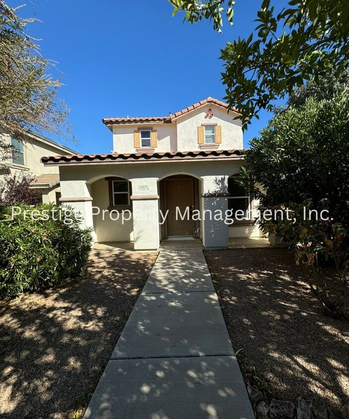 Foto principal - Spectacular 3bd/ 2.5 Home In Desirable Ran...