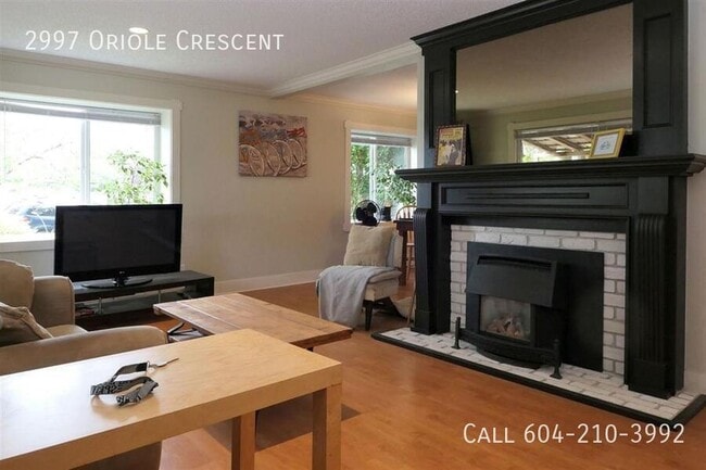 Building Photo - Cozy Rancher Home with Fenced Backyard