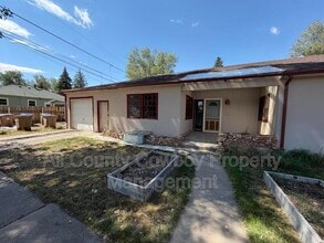 Building Photo - 706 S 16th St